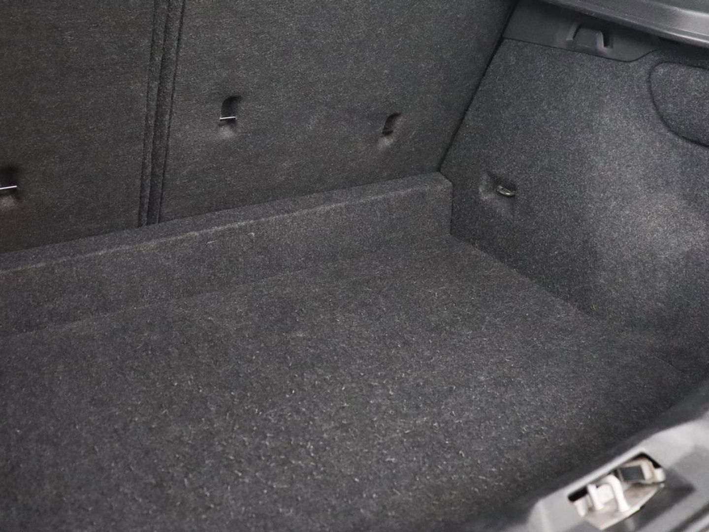 Volvo V40 1.5 T3 Polar+ Sport | Panoramadak | Stoelverwarming | Camera | Full LED | Navigatie | Park Assist | Harman/Kardon | Keyless | R Design