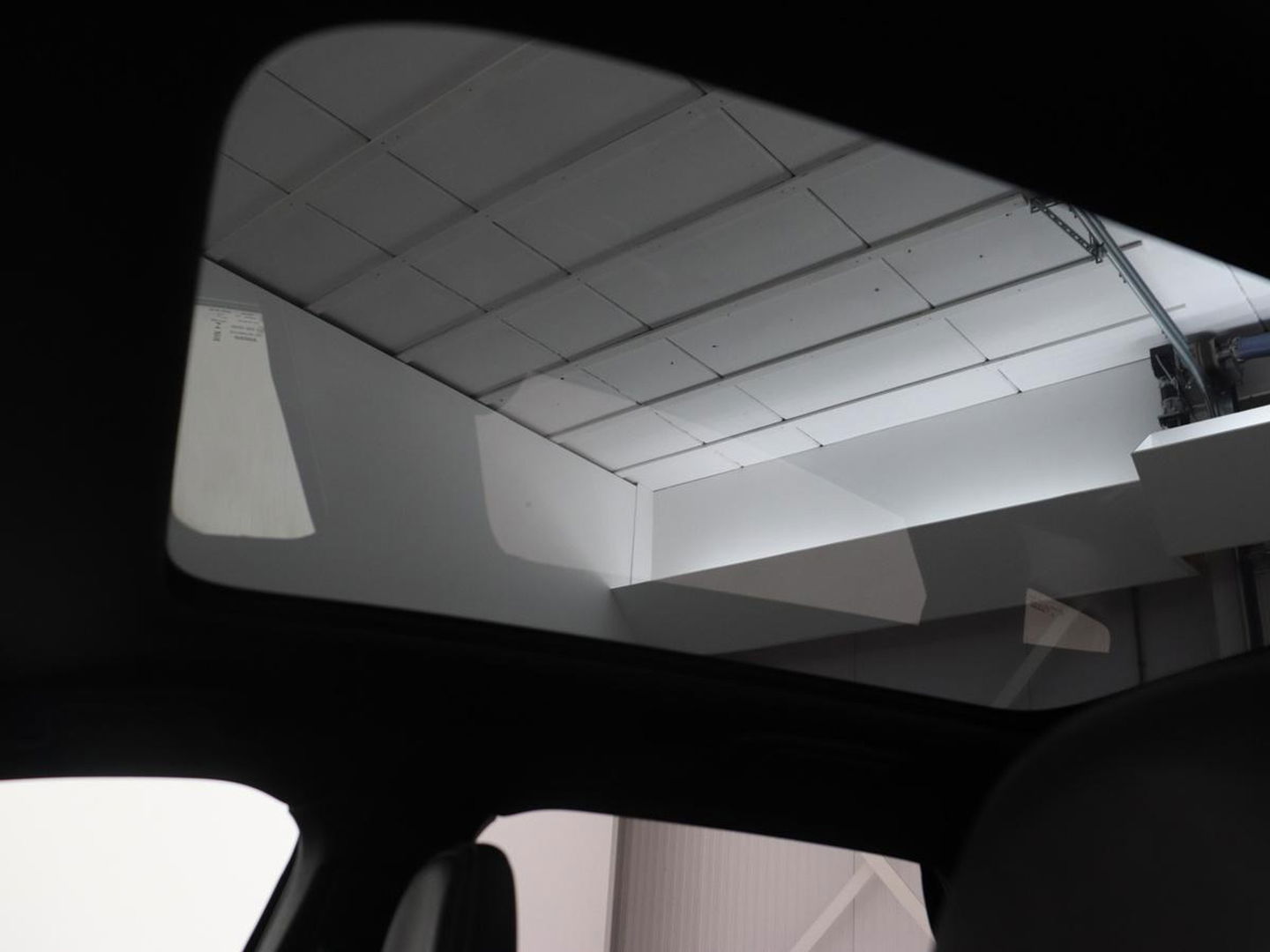 Volvo V40 1.5 T3 Polar+ Sport | Panoramadak | Stoelverwarming | Camera | Full LED | Navigatie | Park Assist | Harman/Kardon | Keyless | R Design