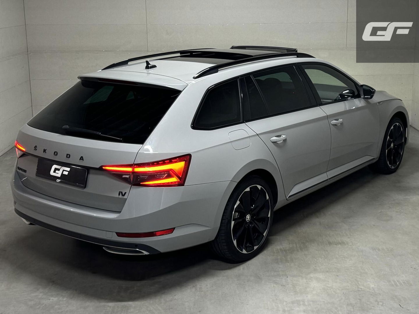 Škoda Superb Combi 1.4 TSI iV Sportline Pano Canton Memory Sfeer Camera