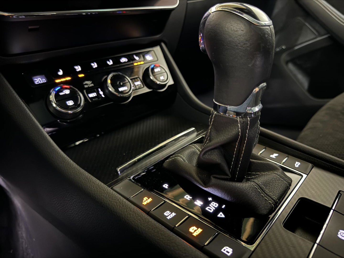 Škoda Superb Combi 1.4 TSI iV Sportline Pano Canton Memory Sfeer Camera