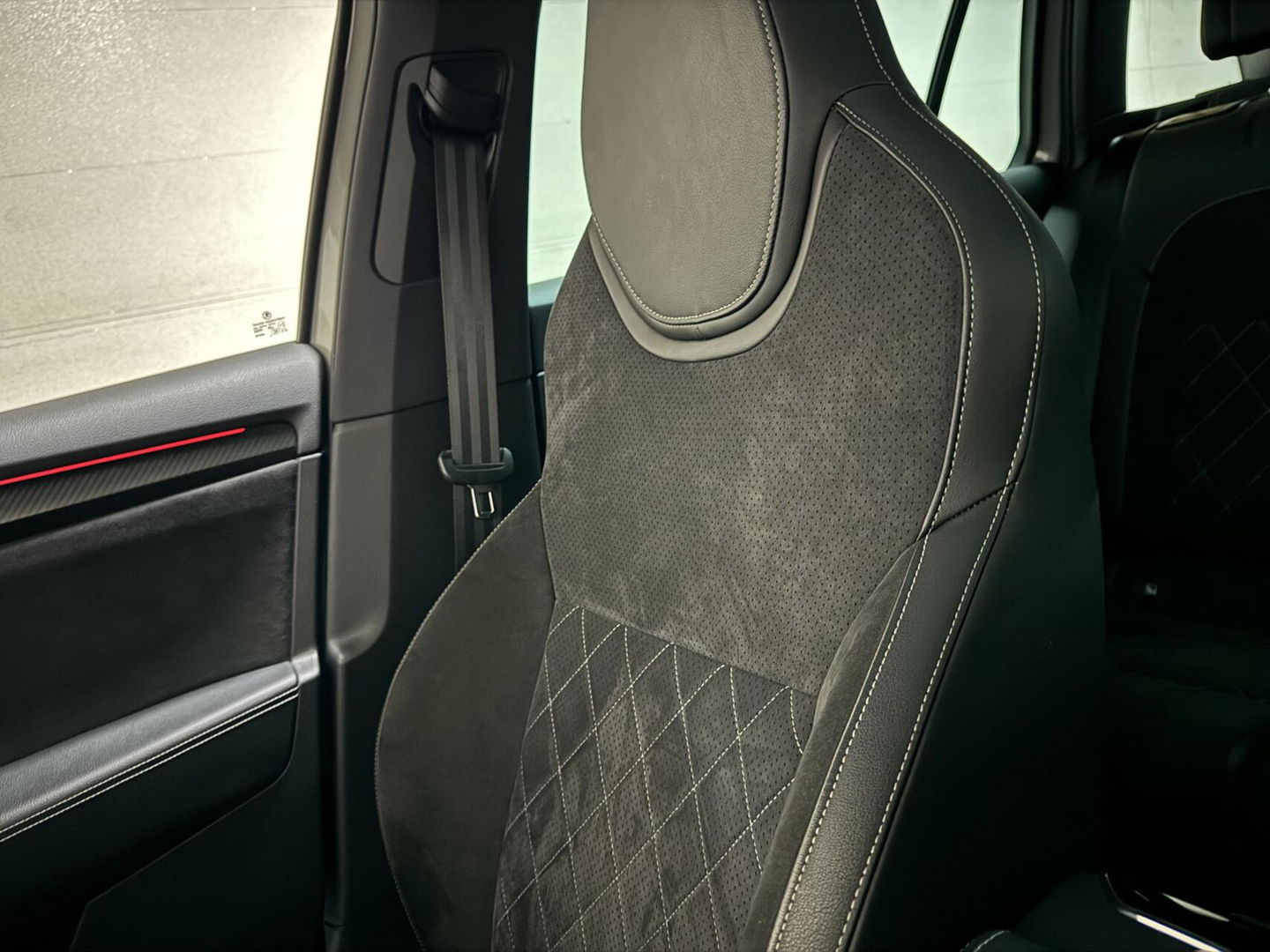 Škoda Superb Combi 1.4 TSI iV Sportline Pano Canton Memory Sfeer Camera