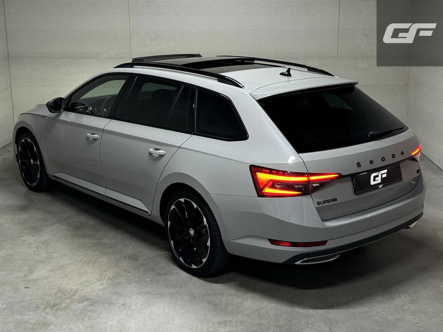 Škoda Superb Combi 1.4 TSI iV Sportline Pano Canton Memory Sfeer Camera