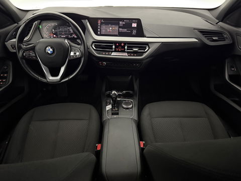 BMW 1-serie 118i Executive Edition 141PK | Virtual | Carplay | Cruise | Navigatie | Parkeersens. | NAP