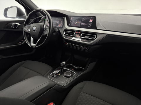 BMW 1-serie 118i Executive Edition 141PK | Virtual | Carplay | Cruise | Navigatie | Parkeersens. | NAP