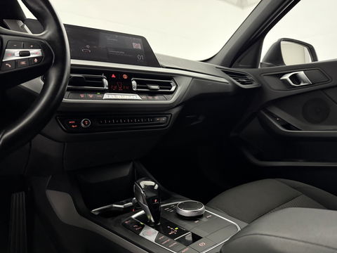 BMW 1-serie 118i Executive Edition 141PK | Virtual | Carplay | Cruise | Navigatie | Parkeersens. | NAP