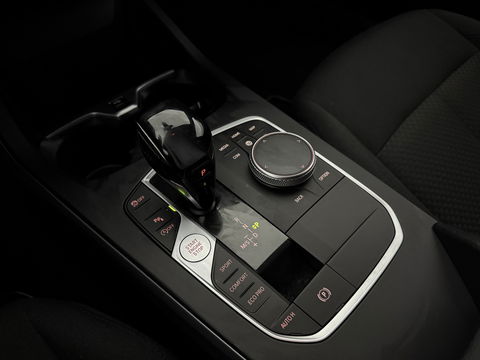 BMW 1-serie 118i Executive Edition 141PK | Virtual | Carplay | Cruise | Navigatie | Parkeersens. | NAP