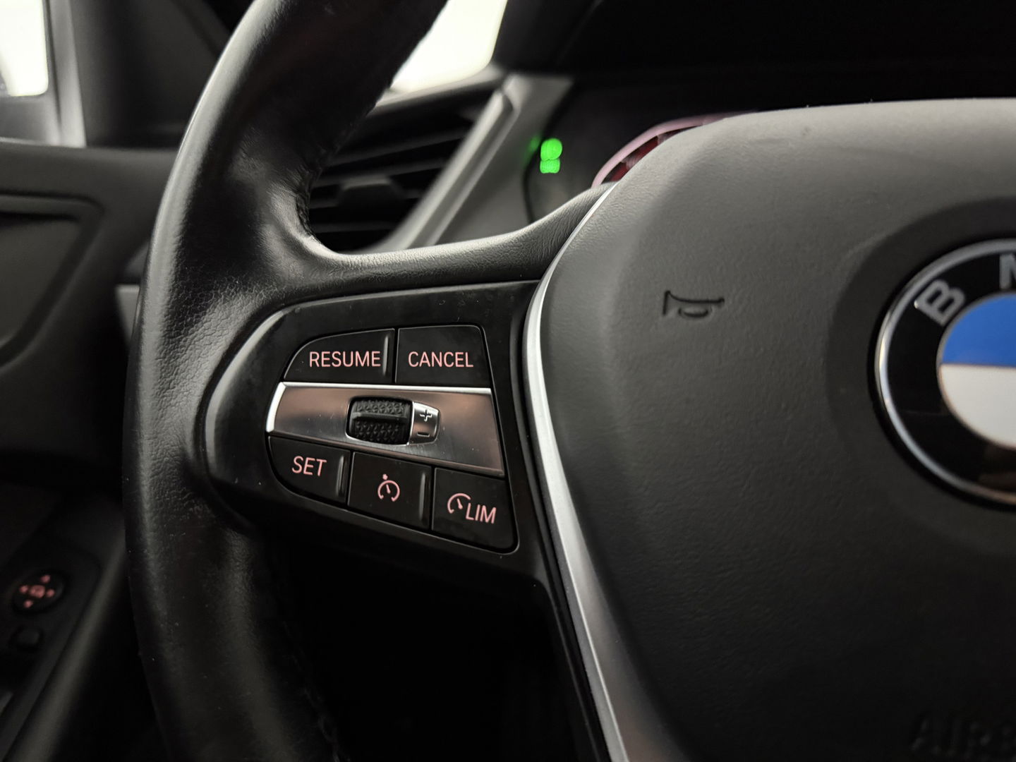 BMW 1-serie 118i Executive Edition 141PK | Virtual | Carplay | Cruise | Navigatie | Parkeersens. | NAP