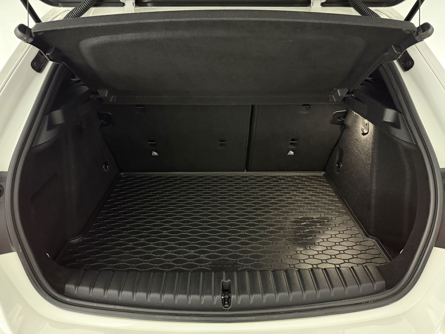 BMW 1-serie 118i Executive Edition 141PK | Virtual | Carplay | Cruise | Navigatie | Parkeersens. | NAP