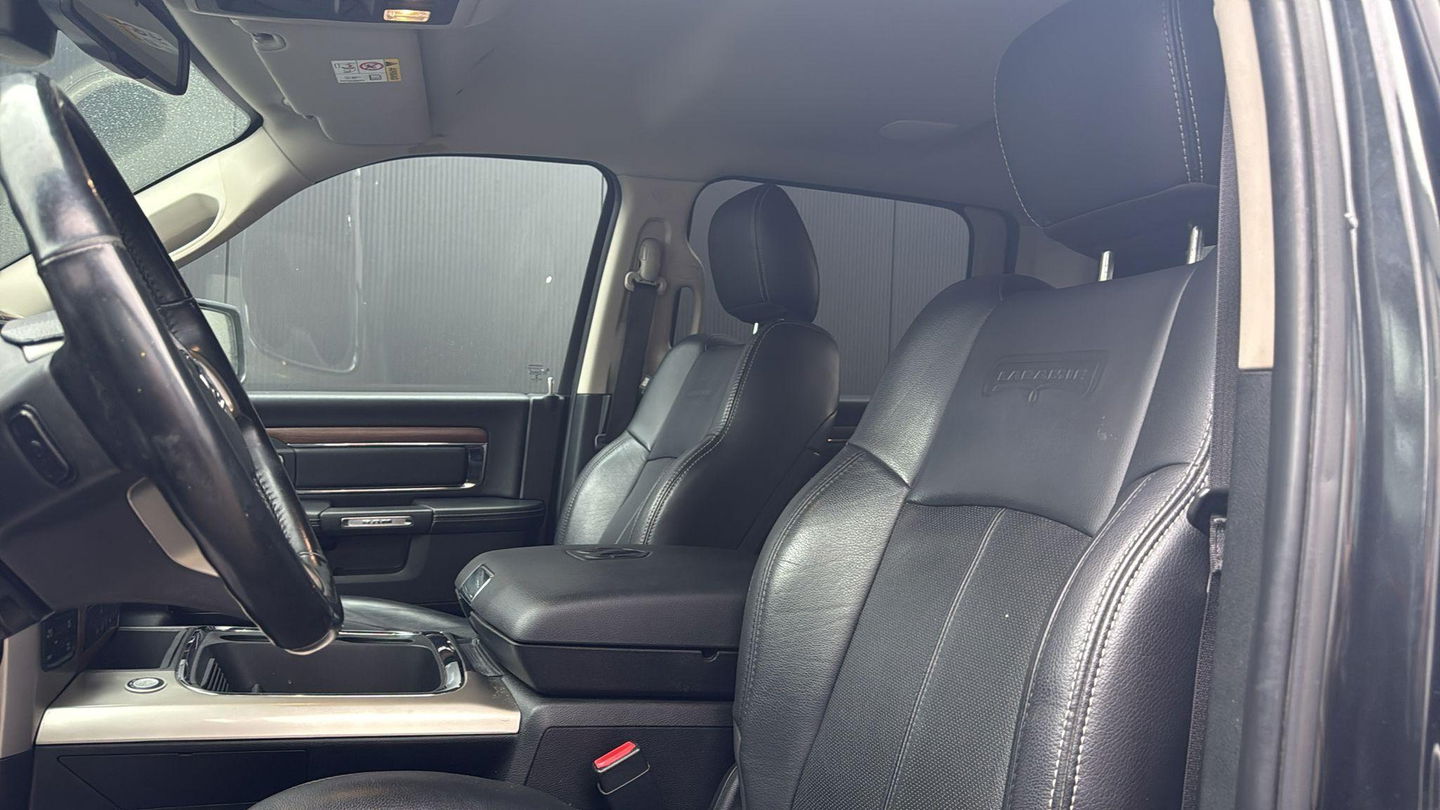 Dodge Ram Pick-Up 1500 5.7 V8 4x4 Crew Cab 5'7 Laramie Bedcover Blackout fifthwheel schotel fifth wheel oplegger be trekker