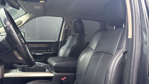 Dodge Ram Pick-Up 1500 5.7 V8 4x4 Crew Cab 5'7 Laramie Bedcover Blackout fifthwheel schotel fifth wheel oplegger be trekker