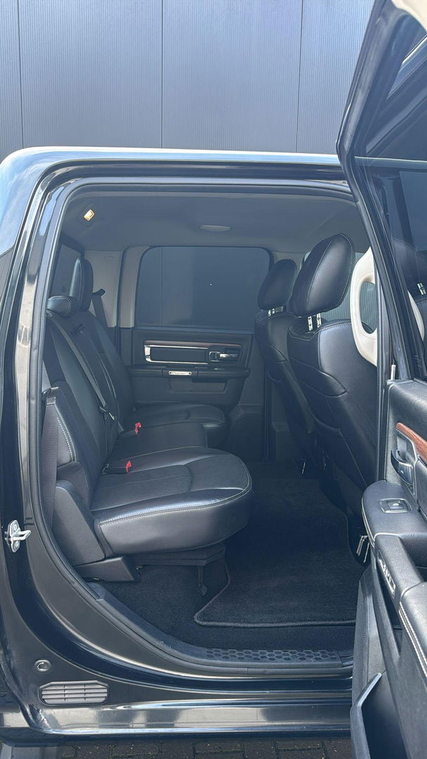 Dodge Ram Pick-Up 1500 5.7 V8 4x4 Crew Cab 5'7 Laramie Bedcover Blackout fifthwheel schotel fifth wheel oplegger be trekker