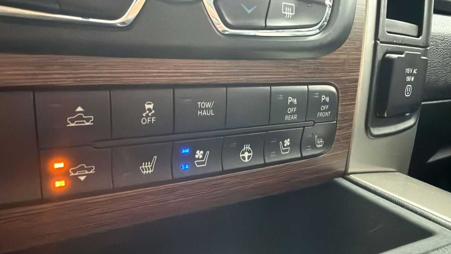 Dodge Ram Pick-Up 1500 5.7 V8 4x4 Crew Cab 5'7 Laramie Bedcover Blackout fifthwheel schotel fifth wheel oplegger be trekker