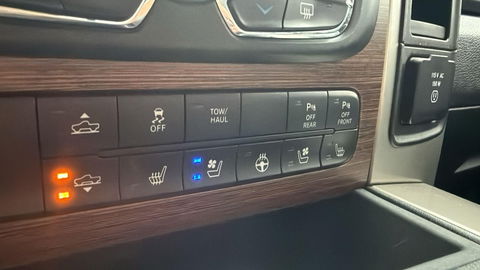 Dodge Ram Pick-Up 1500 5.7 V8 4x4 Crew Cab 5'7 Laramie Bedcover Blackout fifthwheel schotel fifth wheel oplegger be trekker