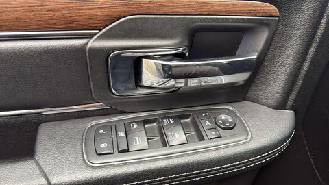 Dodge Ram Pick-Up 1500 5.7 V8 4x4 Crew Cab 5'7 Laramie Bedcover Blackout fifthwheel schotel fifth wheel oplegger be trekker