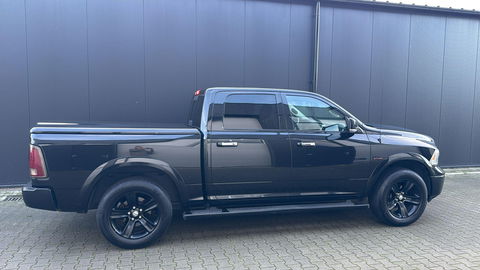 Dodge Ram Pick-Up 1500 5.7 V8 4x4 Crew Cab 5'7 Laramie Bedcover Blackout fifthwheel schotel fifth wheel oplegger be trekker