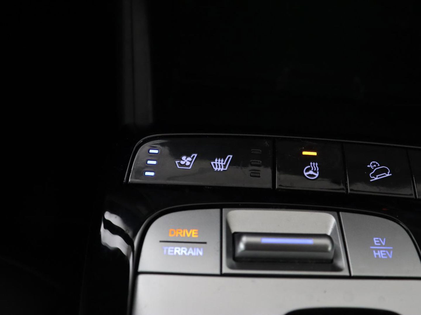 Hyundai Tucson 1.6 T-GDI PHEV Premium Sky 4WD | Panoramadak | Stoelventilatie | Leder | 360 Camera | Krell Audio | Adaptive cruise | Achterbankverwarming | Carplay | Memory | Plug In