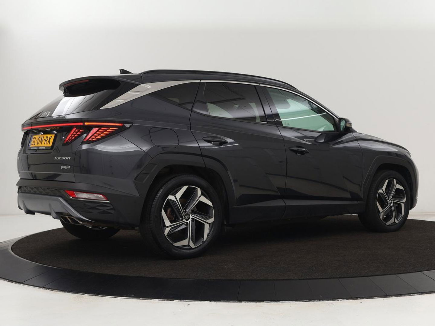 Hyundai Tucson 1.6 T-GDI PHEV Premium Sky 4WD | Panoramadak | Stoelventilatie | Leder | 360 Camera | Krell Audio | Adaptive cruise | Achterbankverwarming | Carplay | Memory | Plug In