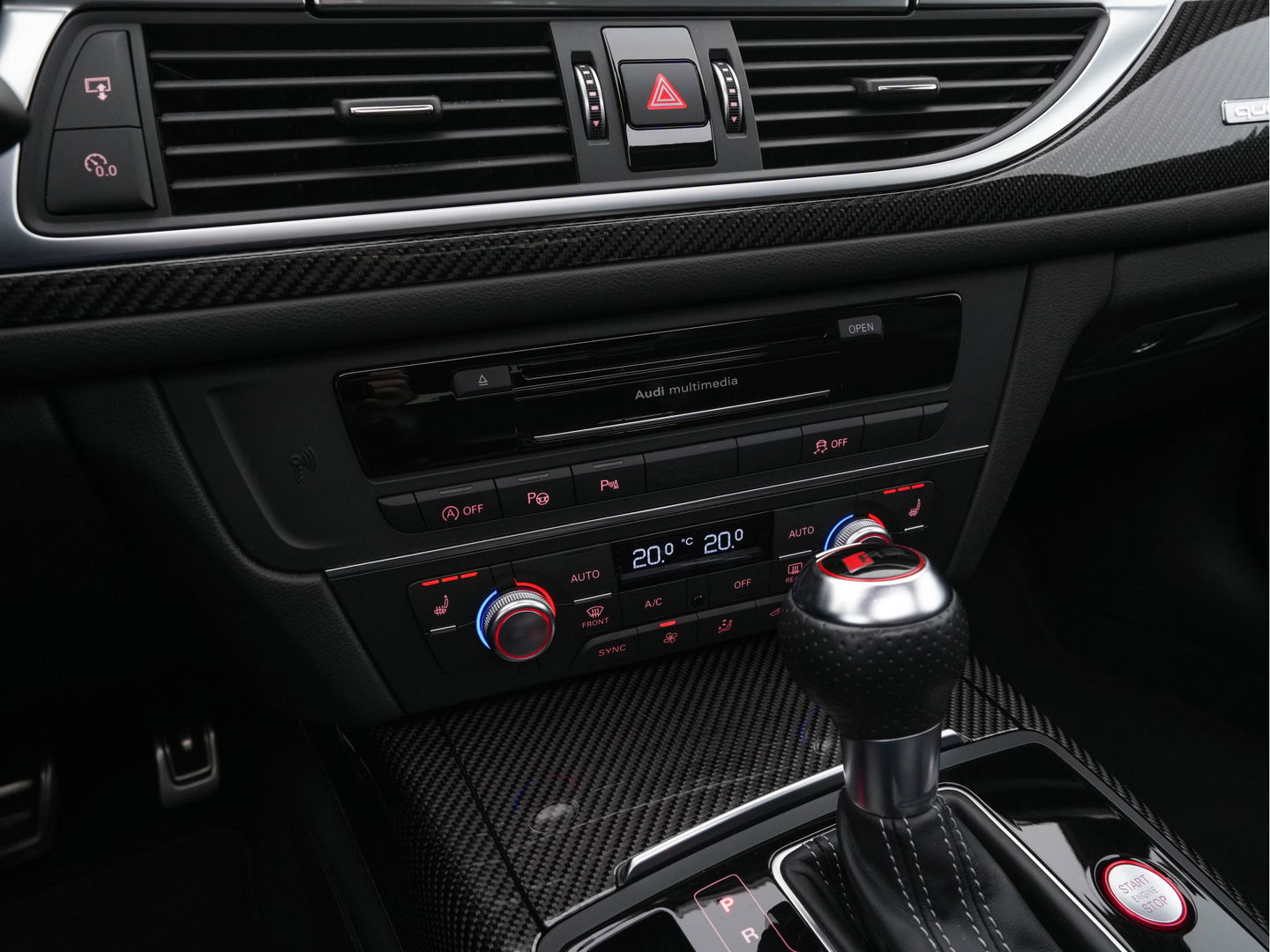 Audi RS6 Avant 4.0 TFSI Quattro *MILLITEK-EXHAUST | CERAMIC-BRAKES | PANO | LEATHER-ALCANTARA | FULL-LED | TOP-VIEW | BLIS | MEMORY-PACK | CARBON-INT. | BOSE-SOUND | LANE-ASSIST | KEYLESS | DAB+ | SPORT-SEATS | SHIFT-PADDLE