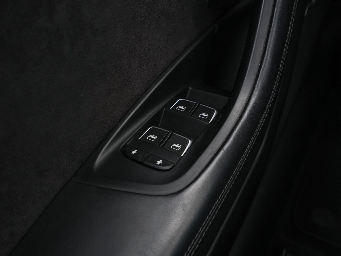 Audi RS6 Avant 4.0 TFSI Quattro *MILLITEK-EXHAUST | CERAMIC-BRAKES | PANO | LEATHER-ALCANTARA | FULL-LED | TOP-VIEW | BLIS | MEMORY-PACK | CARBON-INT. | BOSE-SOUND | LANE-ASSIST | KEYLESS | DAB+ | SPORT-SEATS | SHIFT-PADDLE