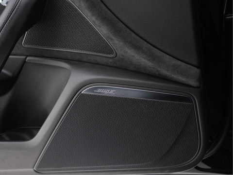 Audi RS6 Avant 4.0 TFSI Quattro *MILLITEK-EXHAUST | CERAMIC-BRAKES | PANO | LEATHER-ALCANTARA | FULL-LED | TOP-VIEW | BLIS | MEMORY-PACK | CARBON-INT. | BOSE-SOUND | LANE-ASSIST | KEYLESS | DAB+ | SPORT-SEATS | SHIFT-PADDLE