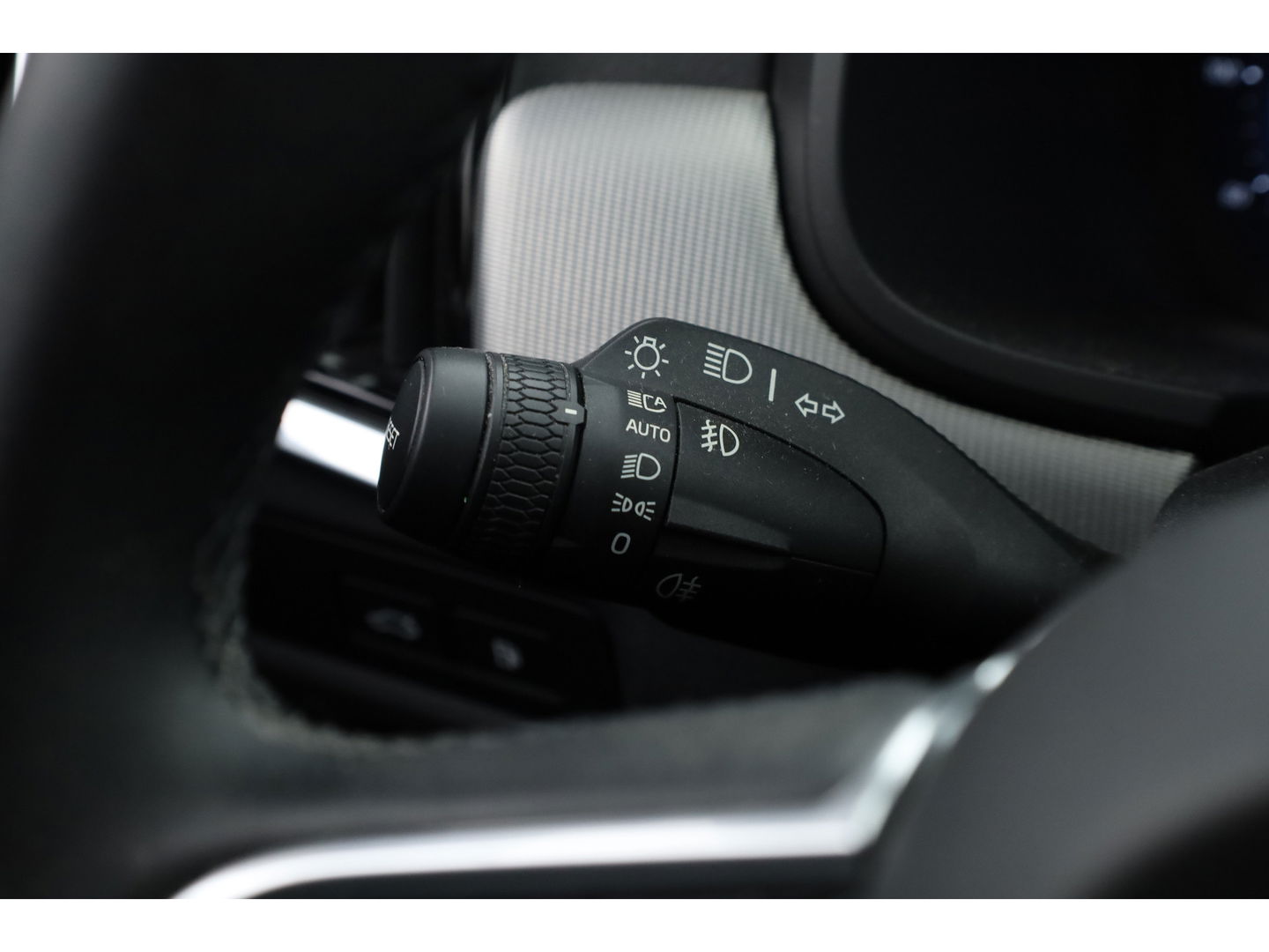 Volvo V90 2.0 T6 Plug-in hybrid AWD Plus Dark | Pano | Trekhaak elek. | 360 Cam. | Sport stoelen | H&K | ACC |