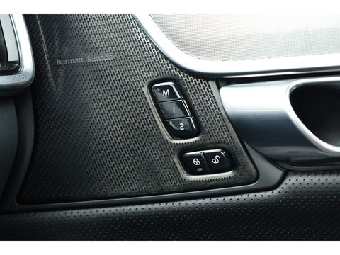 Volvo V90 2.0 T6 Plug-in hybrid AWD Plus Dark | Pano | Trekhaak elek. | 360 Cam. | Sport stoelen | H&K | ACC |