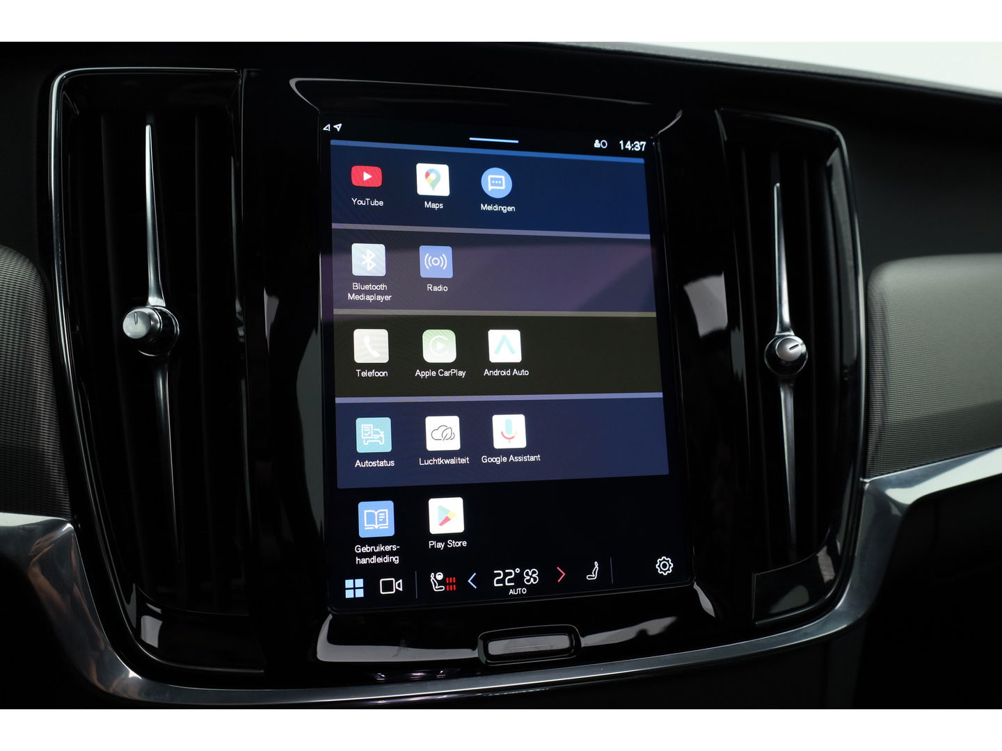 Volvo V90 2.0 T6 Plug-in hybrid AWD Plus Dark | Pano | Trekhaak elek. | 360 Cam. | Sport stoelen | H&K | ACC |