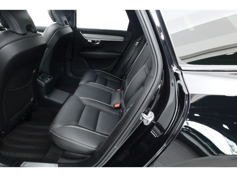 Volvo V90 2.0 T6 Plug-in hybrid AWD Plus Dark | Pano | Trekhaak elek. | 360 Cam. | Sport stoelen | H&K | ACC |