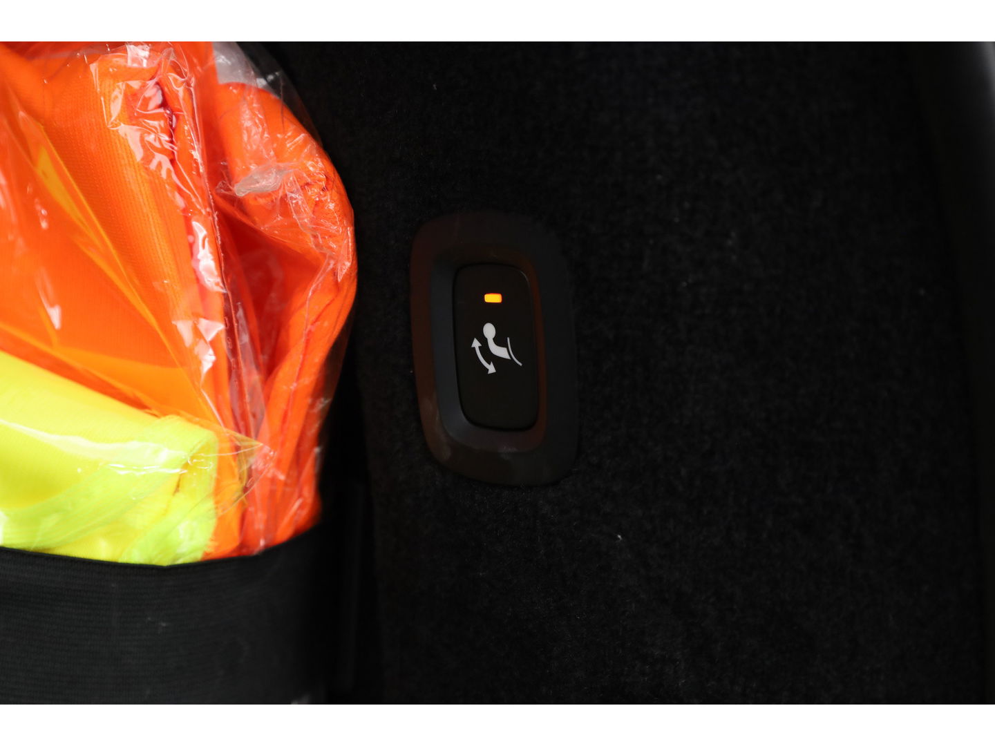 Volvo V90 2.0 T6 Plug-in hybrid AWD Plus Dark | Pano | Trekhaak elek. | 360 Cam. | Sport stoelen | H&K | ACC |