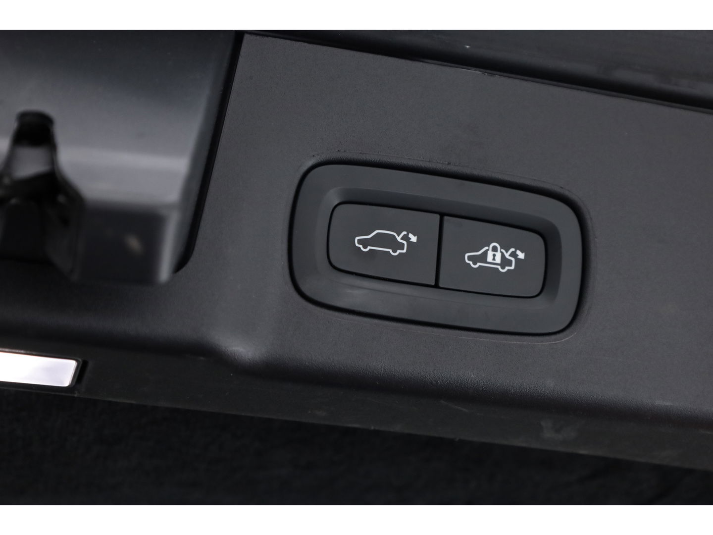 Volvo V90 2.0 T6 Plug-in hybrid AWD Plus Dark | Pano | Trekhaak elek. | 360 Cam. | Sport stoelen | H&K | ACC |