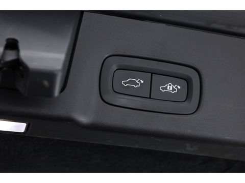 Volvo V90 2.0 T6 Plug-in hybrid AWD Plus Dark | Pano | Trekhaak elek. | 360 Cam. | Sport stoelen | H&K | ACC |