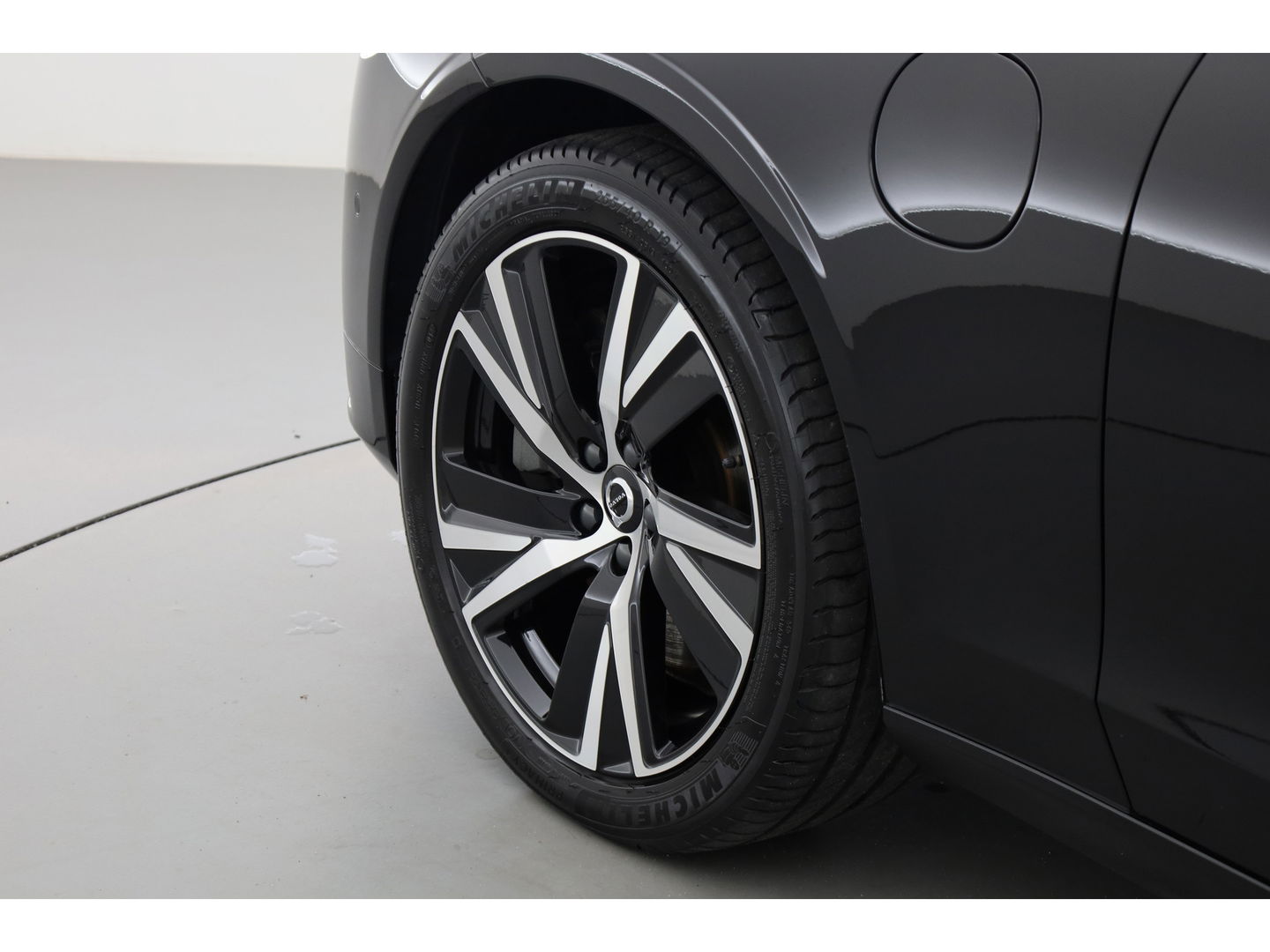 Volvo V90 2.0 T6 Plug-in hybrid AWD Plus Dark | Pano | Trekhaak elek. | 360 Cam. | Sport stoelen | H&K | ACC |