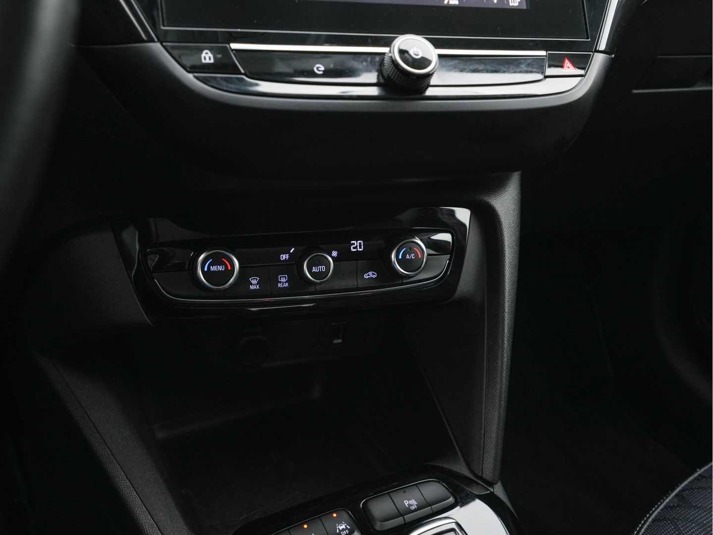 Opel CORSA-E Elegance 50 kWh [ 3-Fase ] {SOH-94%} (INCL-BTW) Aut. *FULL-LED | DIGI-COCKPIT | LEATHER-MICROFIBRE | NAVI-FULLMAP |  CAMERA | CARPLAY | ECC | KEYLESS | CRUISE | DAB | LANE-ASSIST | PDC | SPORT-SEATS | PRIVACY-GLASS | 16"ALU*