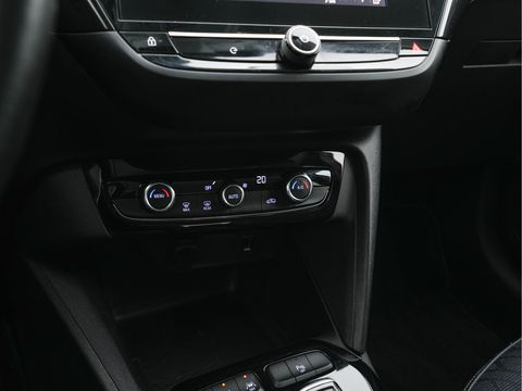 Opel CORSA-E Elegance 50 kWh [ 3-Fase ] {SOH-94%} (INCL-BTW) Aut. *FULL-LED | DIGI-COCKPIT | LEATHER-MICROFIBRE | NAVI-FULLMAP |  CAMERA | CARPLAY | ECC | KEYLESS | CRUISE | DAB | LANE-ASSIST | PDC | SPORT-SEATS | PRIVACY-GLASS | 16"ALU*