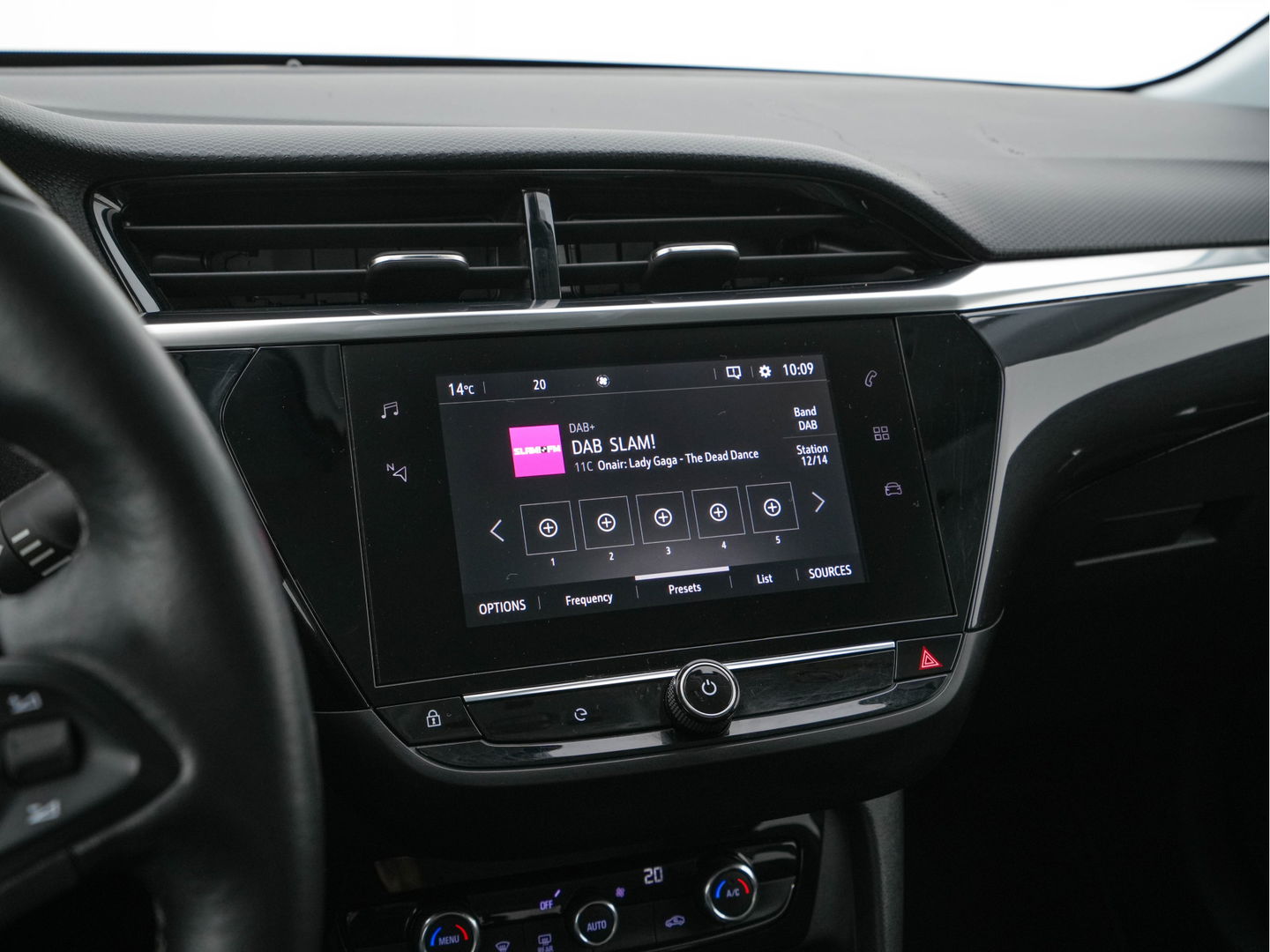 Opel CORSA-E Elegance 50 kWh [ 3-Fase ] {SOH-94%} (INCL-BTW) Aut. *FULL-LED | DIGI-COCKPIT | LEATHER-MICROFIBRE | NAVI-FULLMAP |  CAMERA | CARPLAY | ECC | KEYLESS | CRUISE | DAB | LANE-ASSIST | PDC | SPORT-SEATS | PRIVACY-GLASS | 16"ALU*