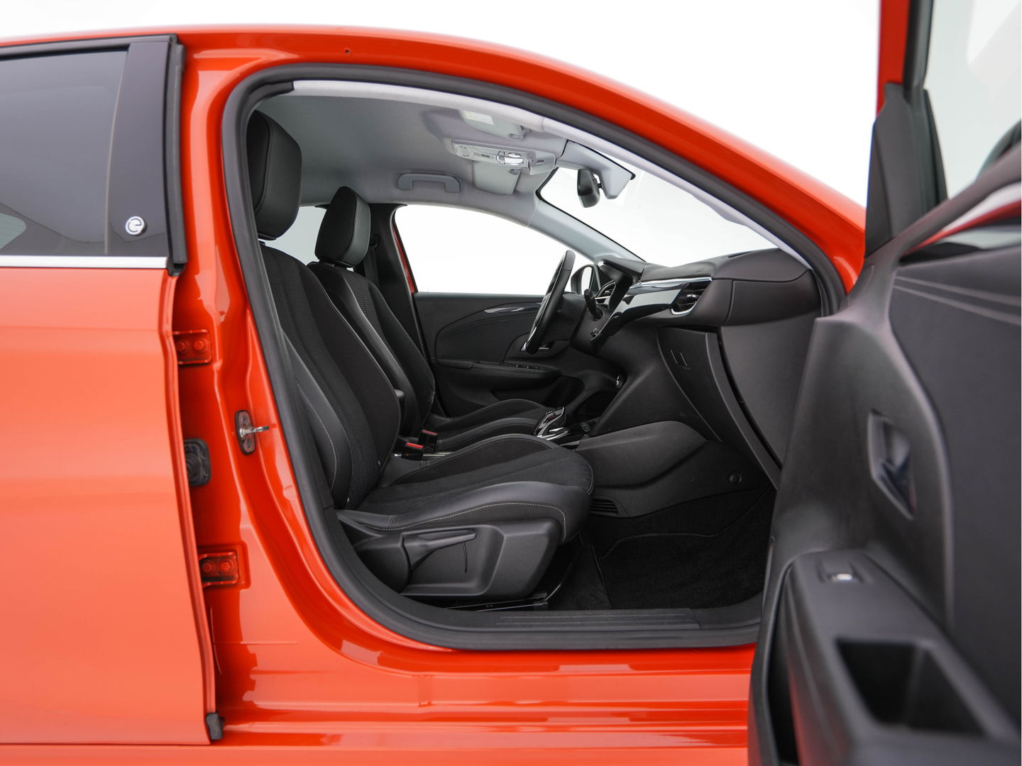 Opel CORSA-E Elegance 50 kWh [ 3-Fase ] {SOH-94%} (INCL-BTW) Aut. *FULL-LED | DIGI-COCKPIT | LEATHER-MICROFIBRE | NAVI-FULLMAP |  CAMERA | CARPLAY | ECC | KEYLESS | CRUISE | DAB | LANE-ASSIST | PDC | SPORT-SEATS | PRIVACY-GLASS | 16"ALU*