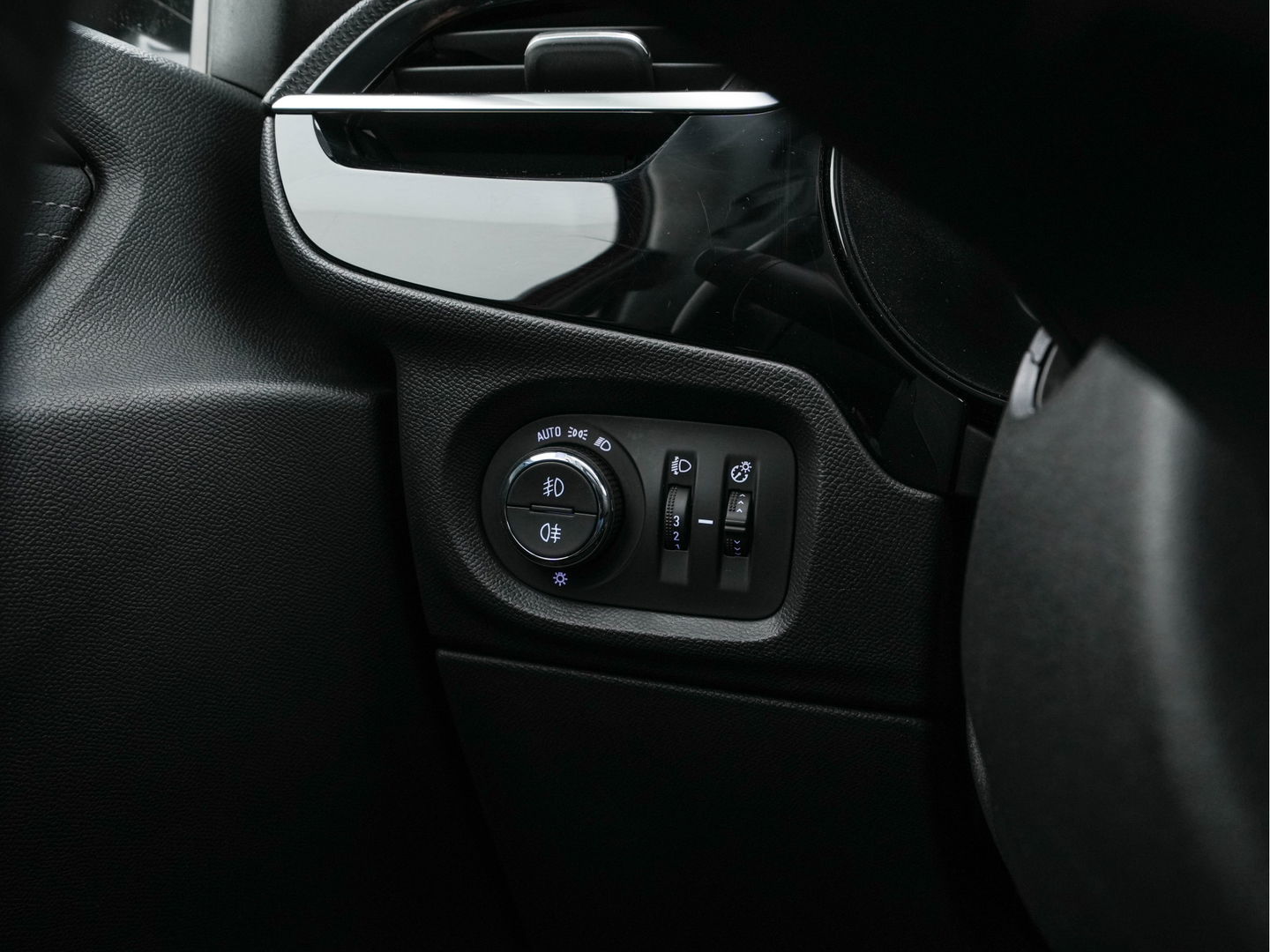 Opel CORSA-E Elegance 50 kWh [ 3-Fase ] {SOH-94%} (INCL-BTW) Aut. *FULL-LED | DIGI-COCKPIT | LEATHER-MICROFIBRE | NAVI-FULLMAP |  CAMERA | CARPLAY | ECC | KEYLESS | CRUISE | DAB | LANE-ASSIST | PDC | SPORT-SEATS | PRIVACY-GLASS | 16"ALU*