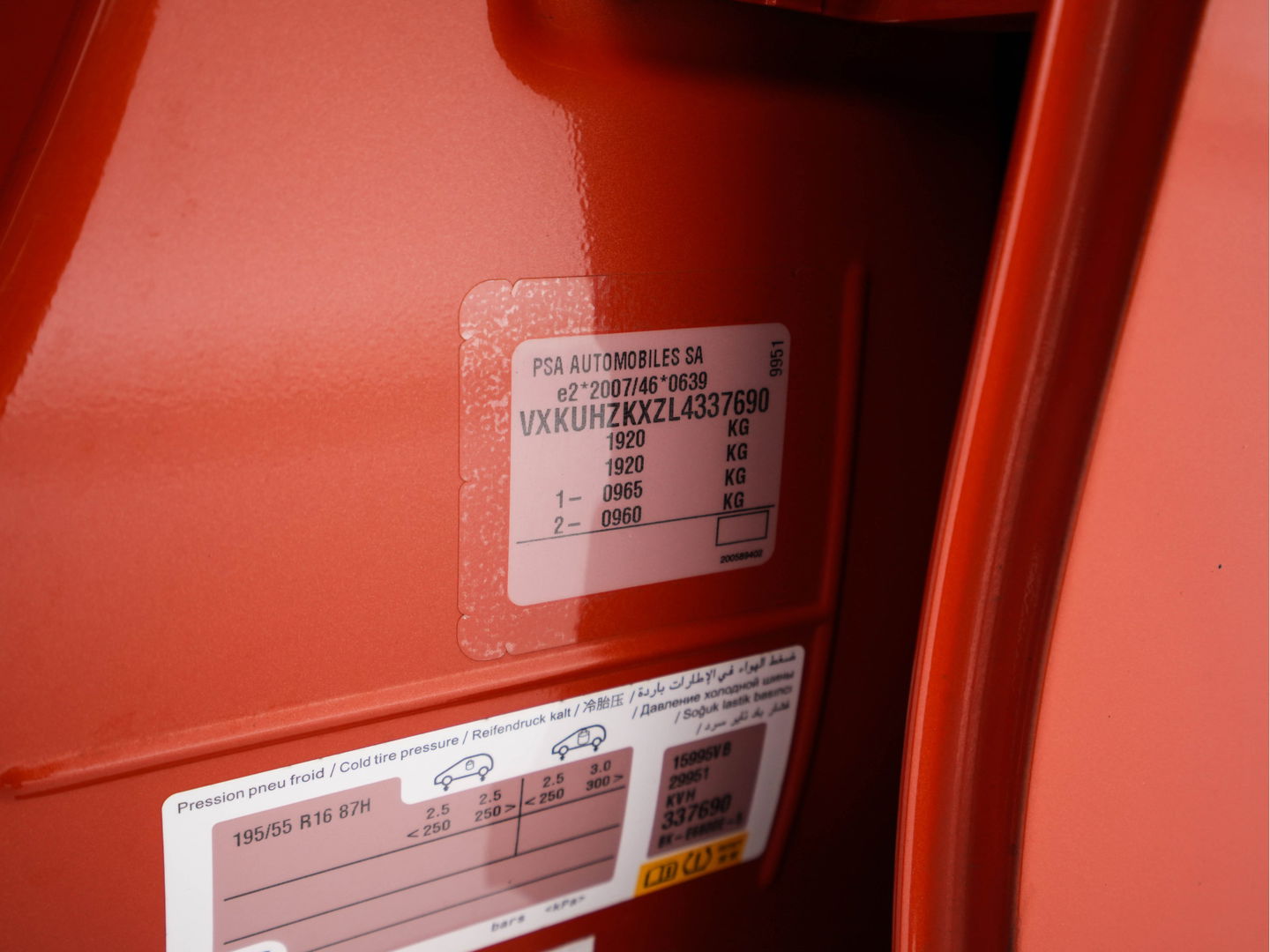 Opel CORSA-E Elegance 50 kWh [ 3-Fase ] {SOH-94%} (INCL-BTW) Aut. *FULL-LED | DIGI-COCKPIT | LEATHER-MICROFIBRE | NAVI-FULLMAP |  CAMERA | CARPLAY | ECC | KEYLESS | CRUISE | DAB | LANE-ASSIST | PDC | SPORT-SEATS | PRIVACY-GLASS | 16"ALU*