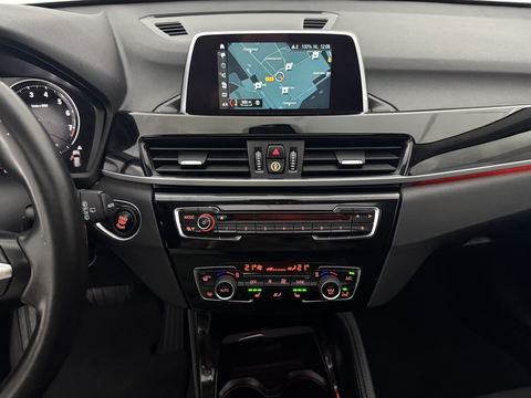 BMW X1 sDrive20i M-Sport | Pano | Camera | Sfeer | Trekh. | Stoelverw. | Keyless | Cruise