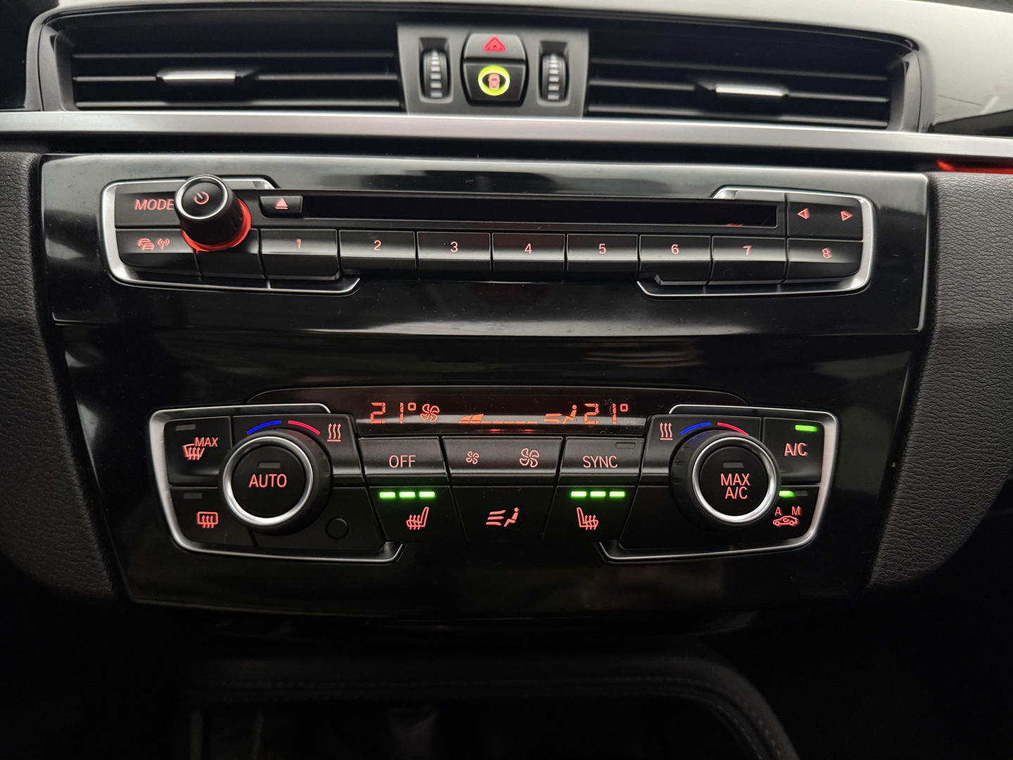 BMW X1 sDrive20i M-Sport | Pano | Camera | Sfeer | Trekh. | Stoelverw. | Keyless | Cruise