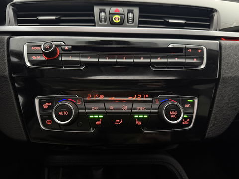 BMW X1 sDrive20i M-Sport | Pano | Camera | Sfeer | Trekh. | Stoelverw. | Keyless | Cruise