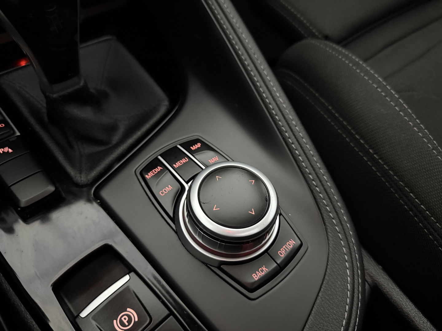 BMW X1 sDrive20i M-Sport | Pano | Camera | Sfeer | Trekh. | Stoelverw. | Keyless | Cruise