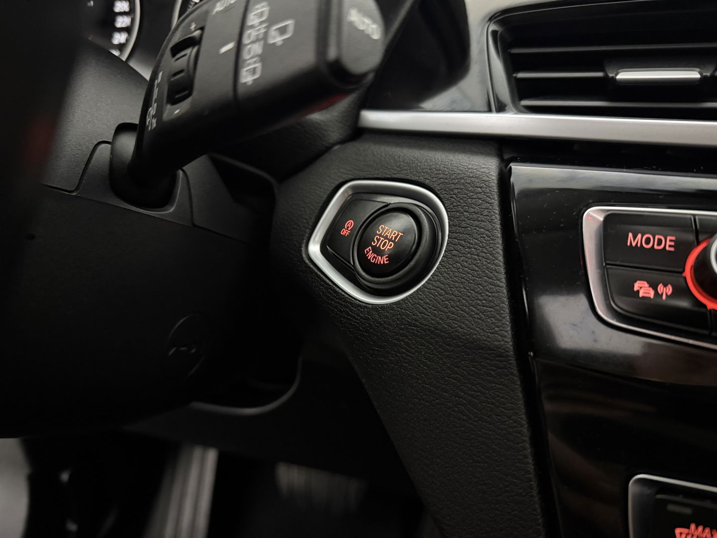 BMW X1 sDrive20i M-Sport | Pano | Camera | Sfeer | Trekh. | Stoelverw. | Keyless | Cruise