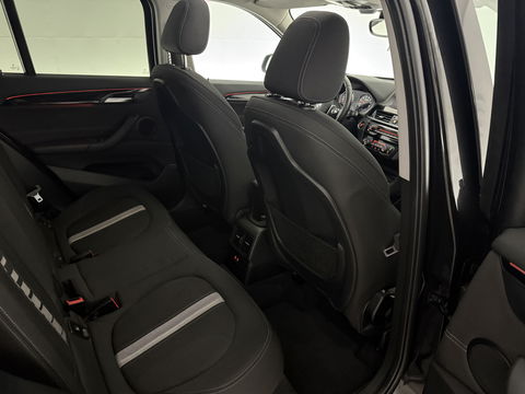 BMW X1 sDrive20i M-Sport | Pano | Camera | Sfeer | Trekh. | Stoelverw. | Keyless | Cruise