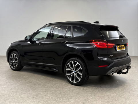 BMW X1 sDrive20i M-Sport | Pano | Camera | Sfeer | Trekh. | Stoelverw. | Keyless | Cruise