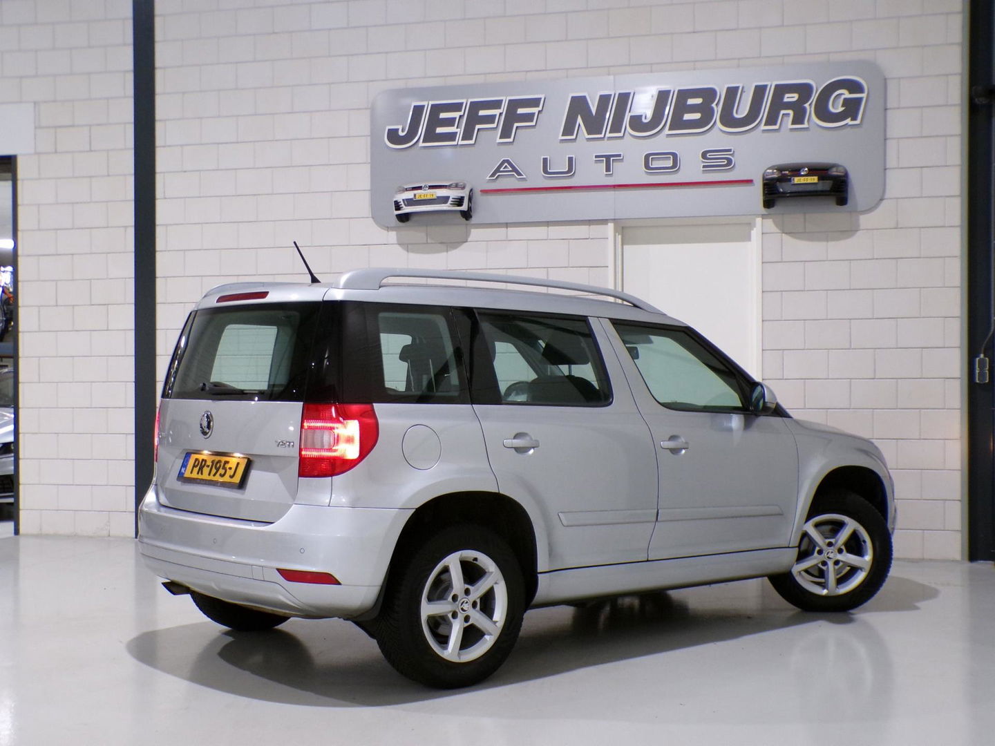 Škoda Yeti 1.2 TSI DSG Active "Automaat" Apple-Carplay Android-Auto Navigatie Bluetooth Airco Parkeersensoren "Dealer onderhouden"