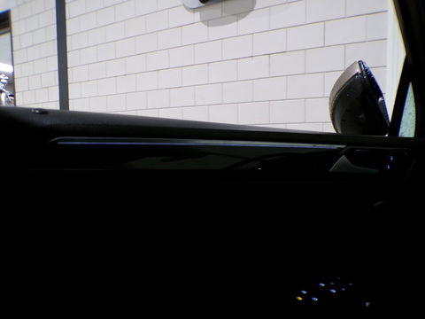 Volkswagen Tiguan 2.0 TSI DSG 220PK 4Motion Highline R-Line "Automaat" Full-LED Trekhaak Apple-Carplay Dynaudio Virtual Stoelverw.