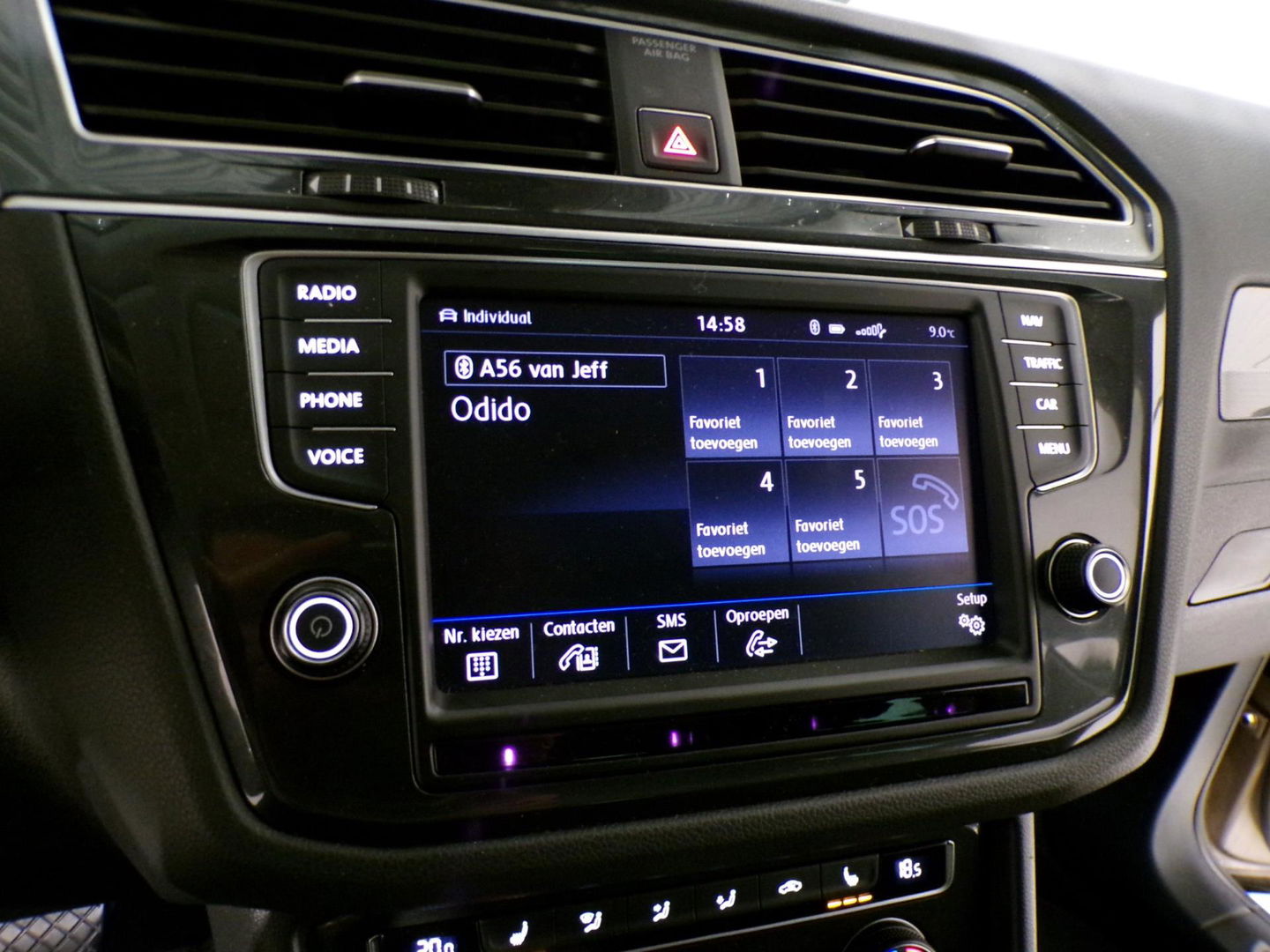 Volkswagen Tiguan 2.0 TSI DSG 220PK 4Motion Highline R-Line "Automaat" Full-LED Trekhaak Apple-Carplay Dynaudio Virtual Stoelverw.