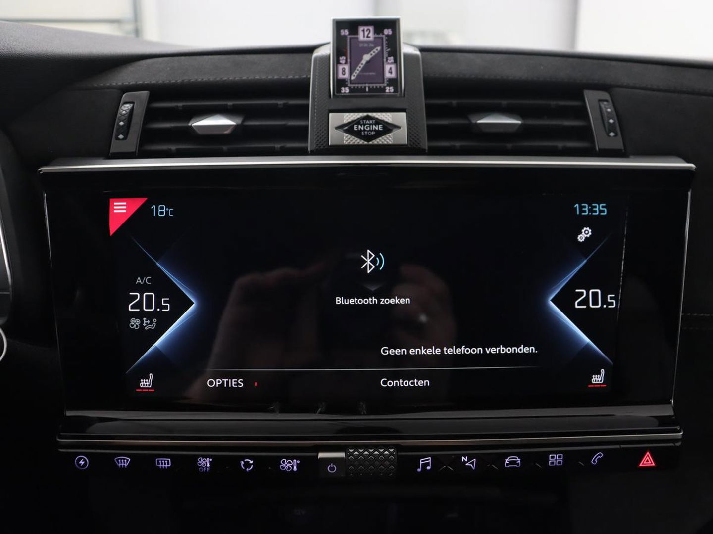 DS 7 Crossback E-Tense Performance Line | Stoelverwarming | Adaptive cruise | Alcantara | Keyless | Full LED | Carplay | Navigatie | Memory | Digital Cockpit | Dodehoek detectie | DAB | Getint glas | PHEV | Plug In