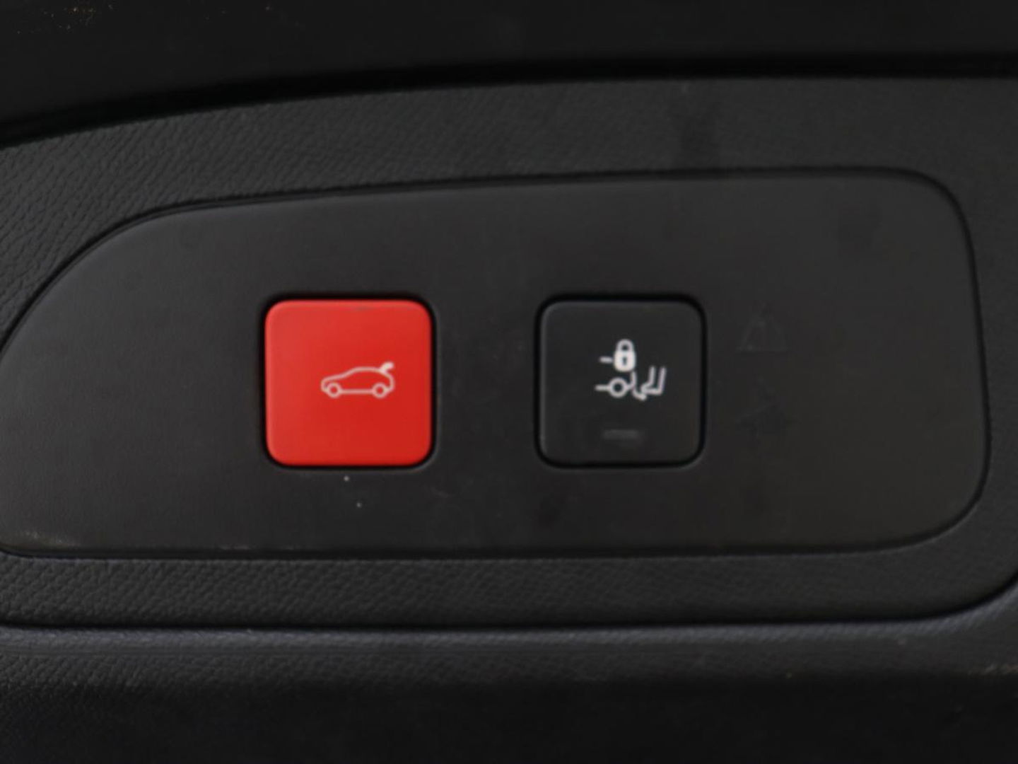 DS 7 Crossback E-Tense Performance Line | Stoelverwarming | Adaptive cruise | Alcantara | Keyless | Full LED | Carplay | Navigatie | Memory | Digital Cockpit | Dodehoek detectie | DAB | Getint glas | PHEV | Plug In